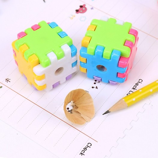 TAILLE CRAYON 1 TROU CUBE - 671